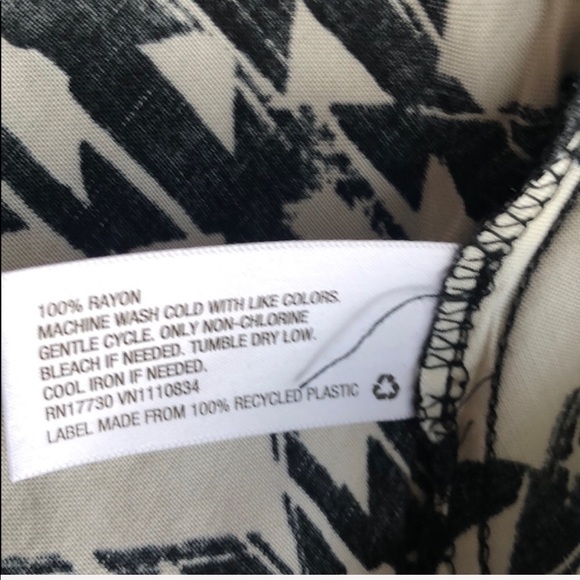 Mossimo | Black & ivory Tribal Geometric print top - Picture 5 of 7